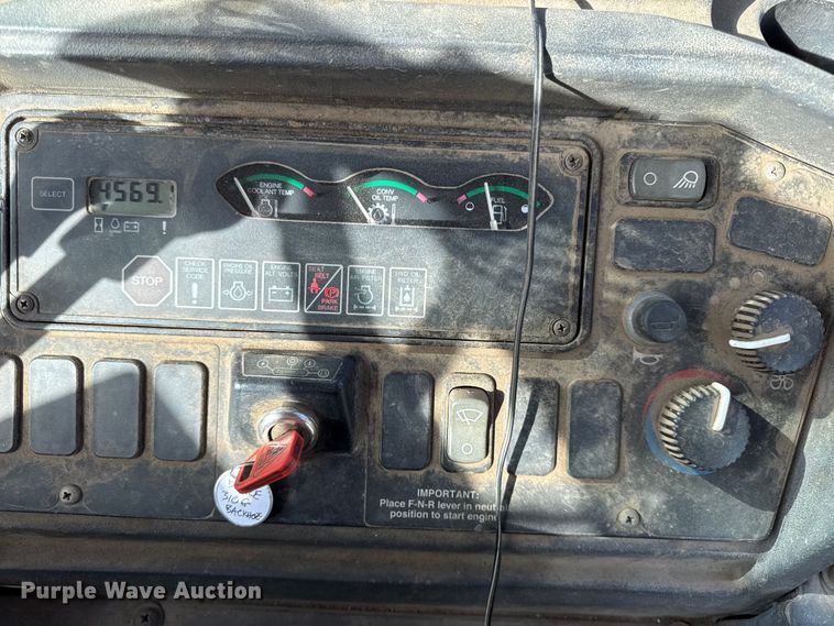 image for item EV7684 2004 John Deere 310G backhoe