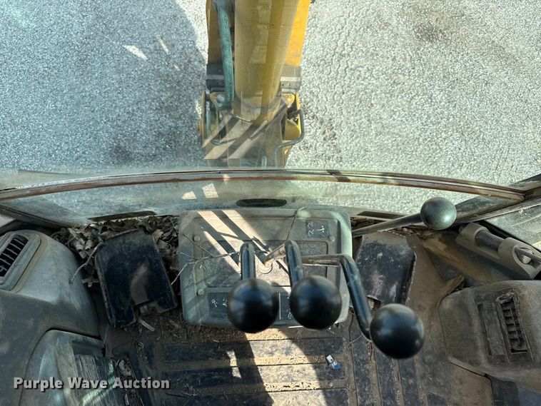 image for item EV7684 2004 John Deere 310G backhoe