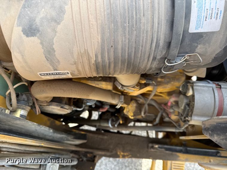 image for item EV7684 2004 John Deere 310G backhoe