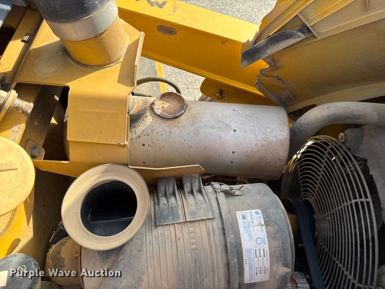 image for item EV7684 2004 John Deere 310G backhoe