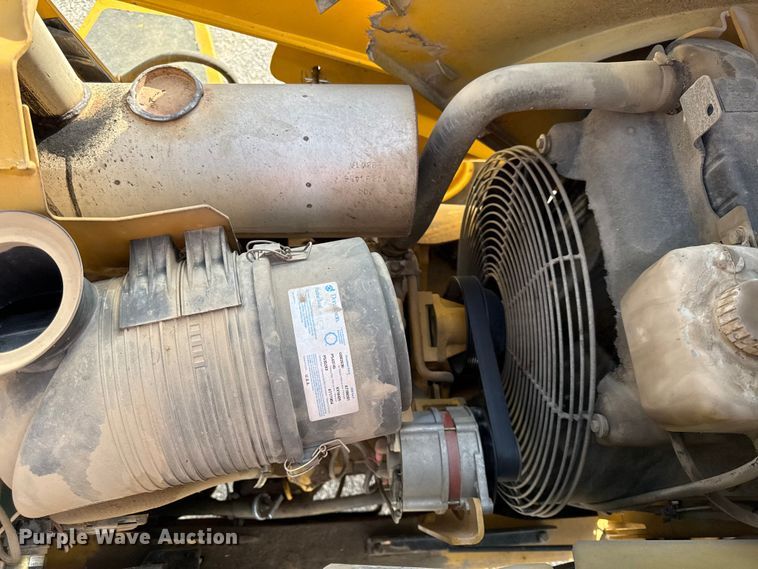 image for item EV7684 2004 John Deere 310G backhoe