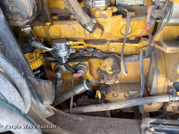 image for item EV7684 2004 John Deere 310G backhoe