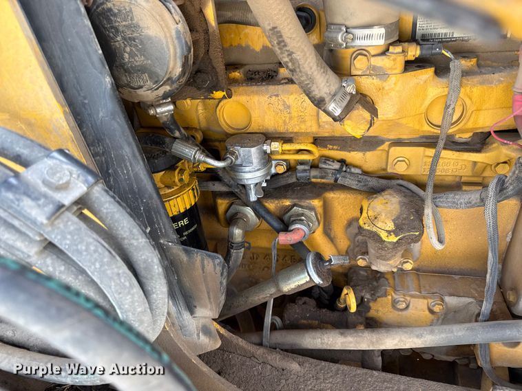 image for item EV7684 2004 John Deere 310G backhoe