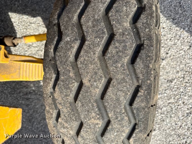 image for item EV7684 2004 John Deere 310G backhoe