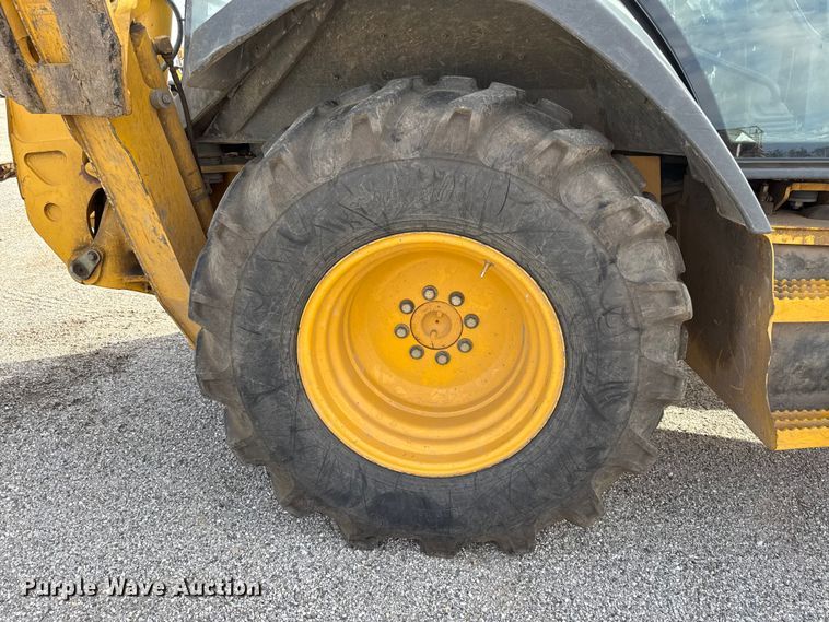 image for item EV7684 2004 John Deere 310G backhoe