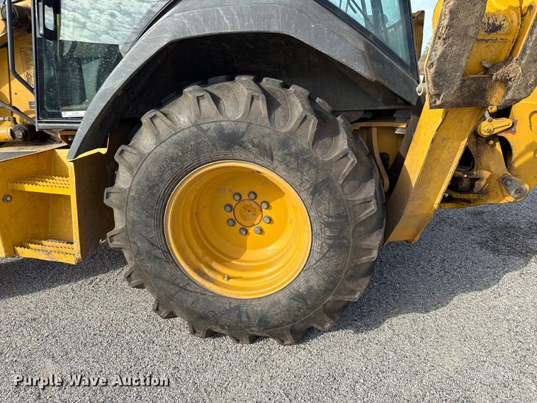 image for item EV7684 2004 John Deere 310G backhoe