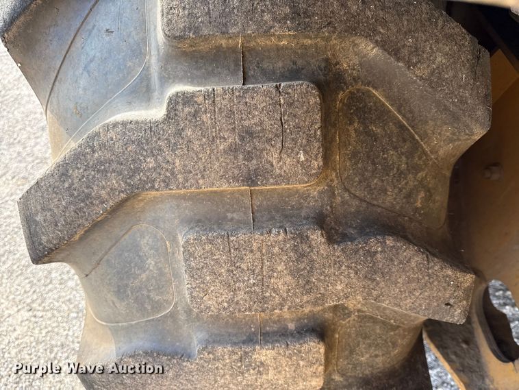 image for item EV7684 2004 John Deere 310G backhoe