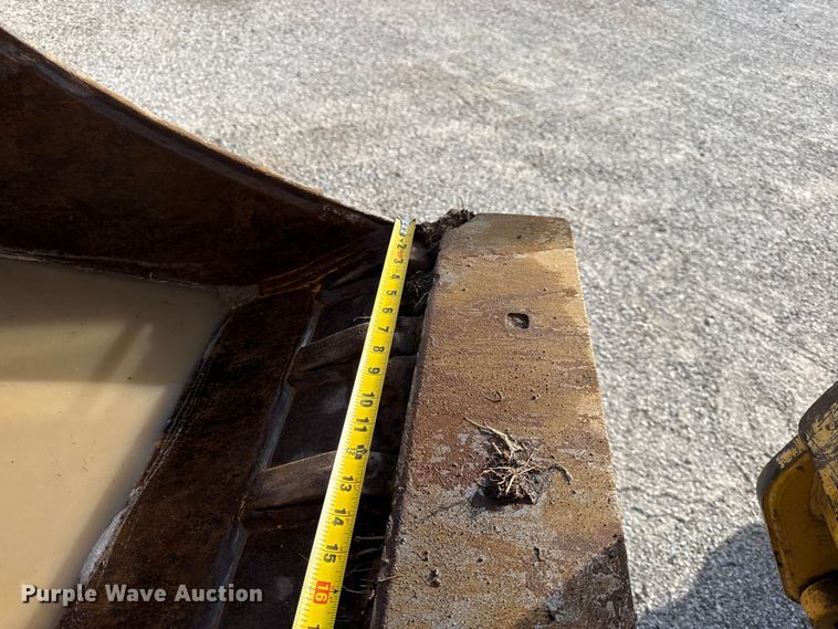 image for item EV7684 2004 John Deere 310G backhoe