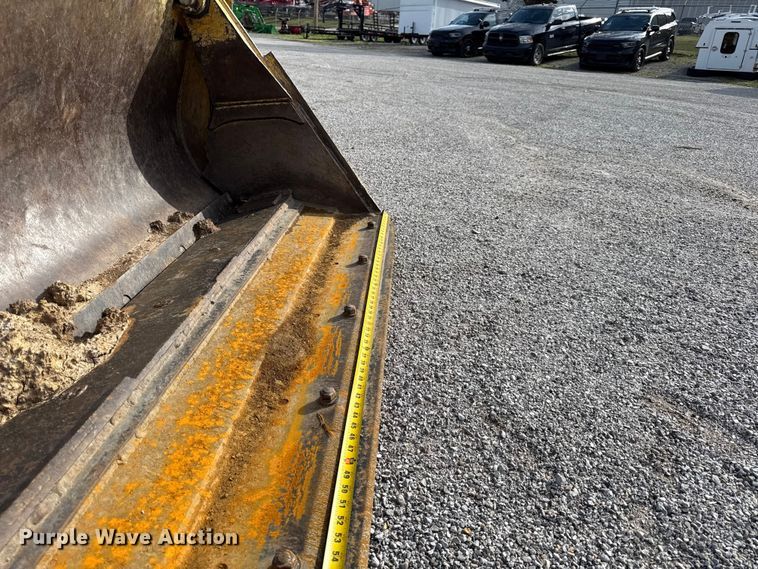 image for item EV7684 2004 John Deere 310G backhoe