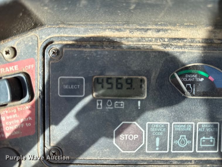 image for item EV7684 2004 John Deere 310G backhoe