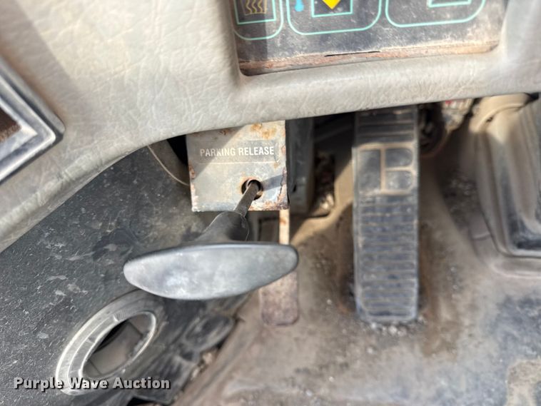 image for item EV7685 1998 Komatsu WA180-3L wheel loader