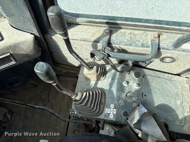 image for item EV7685 1998 Komatsu WA180-3L wheel loader