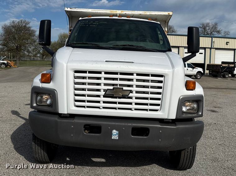 image for item EV7687 2005 Chevrolet C6500 dump truck