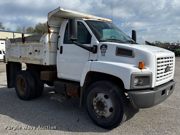 image for item EV7687 2005 Chevrolet C6500 dump truck