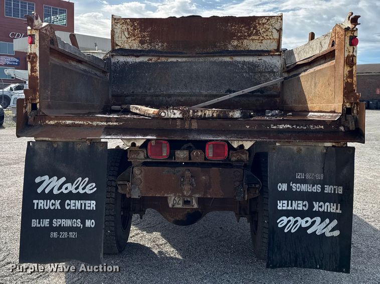 image for item EV7687 2005 Chevrolet C6500 dump truck