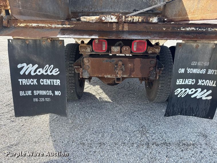 image for item EV7687 2005 Chevrolet C6500 dump truck