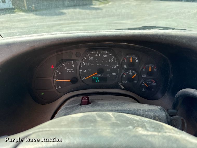 image for item EV7687 2005 Chevrolet C6500 dump truck