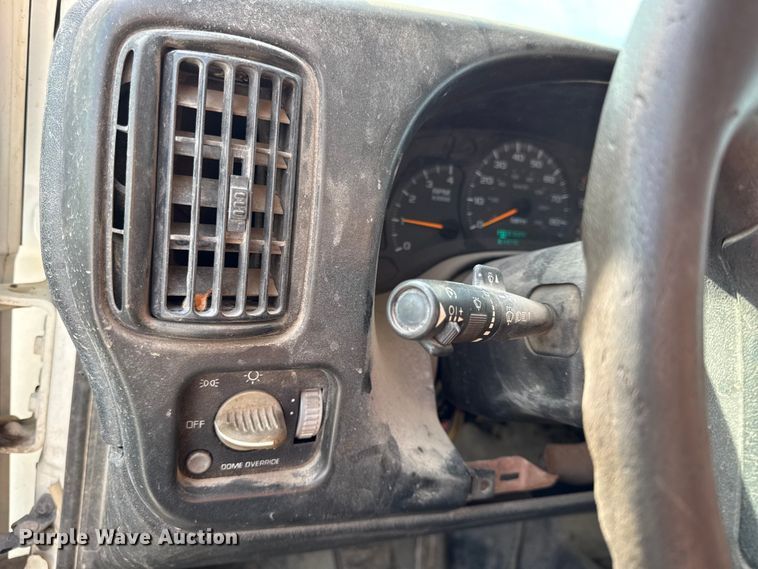 image for item EV7687 2005 Chevrolet C6500 dump truck