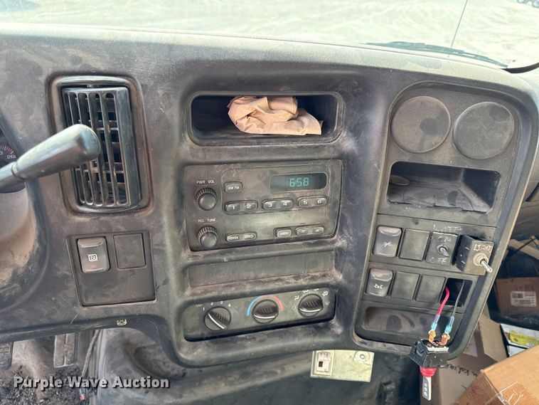 image for item EV7687 2005 Chevrolet C6500 dump truck