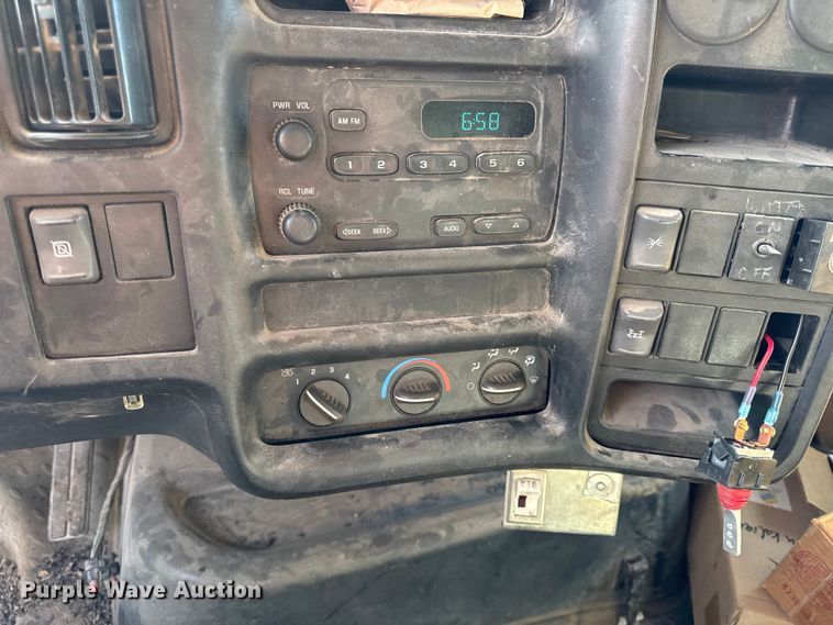 image for item EV7687 2005 Chevrolet C6500 dump truck