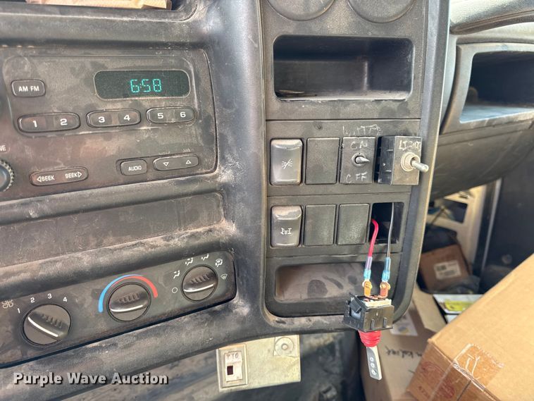 image for item EV7687 2005 Chevrolet C6500 dump truck