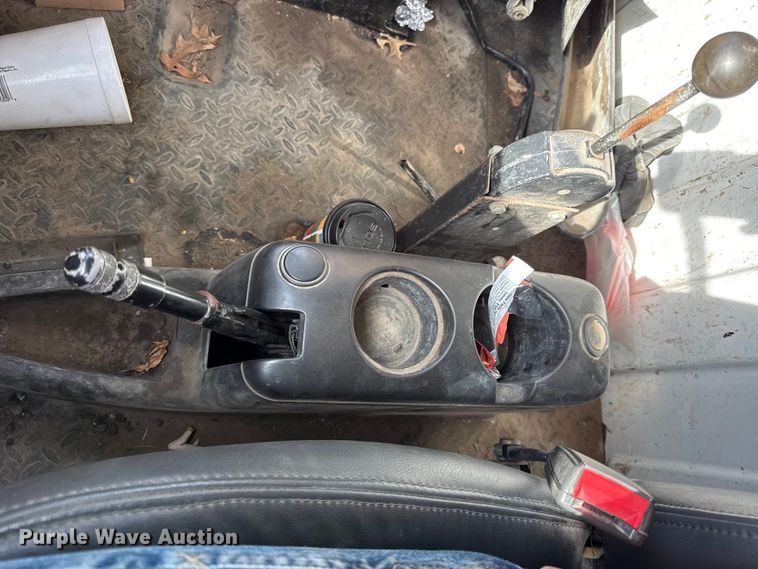 image for item EV7687 2005 Chevrolet C6500 dump truck