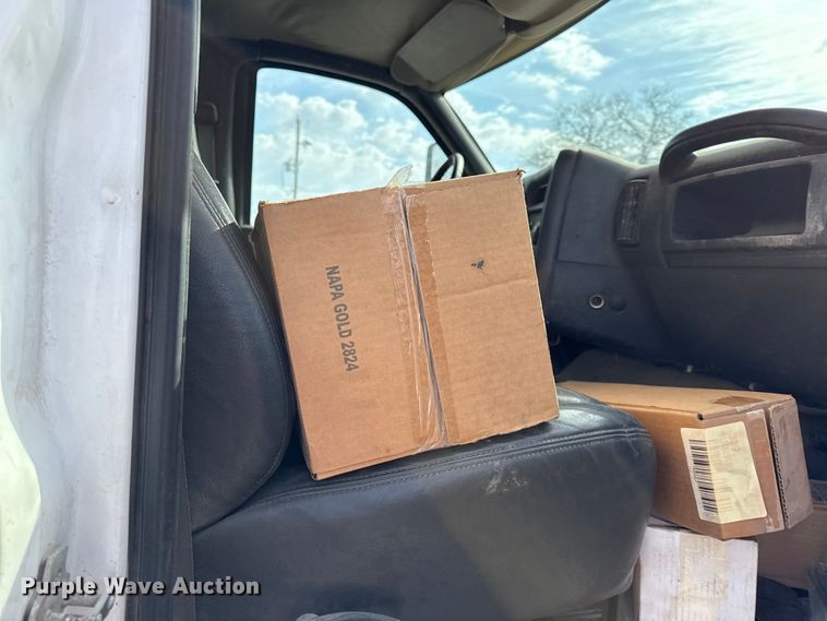 image for item EV7687 2005 Chevrolet C6500 dump truck