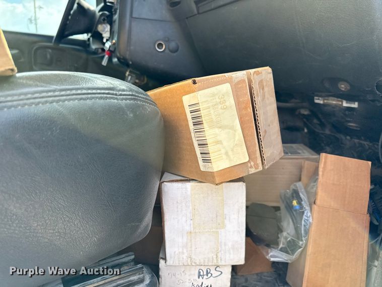 image for item EV7687 2005 Chevrolet C6500 dump truck