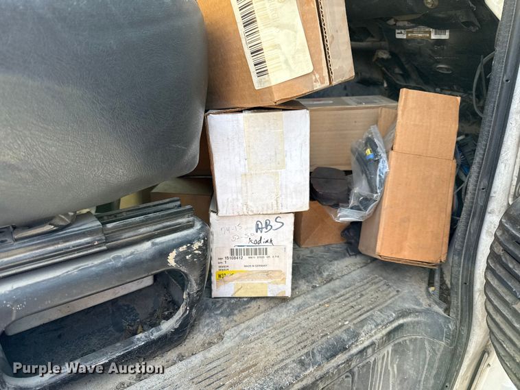 image for item EV7687 2005 Chevrolet C6500 dump truck