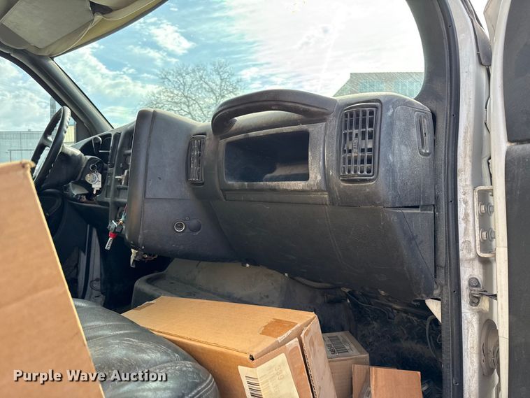 image for item EV7687 2005 Chevrolet C6500 dump truck