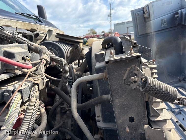 image for item EV7687 2005 Chevrolet C6500 dump truck