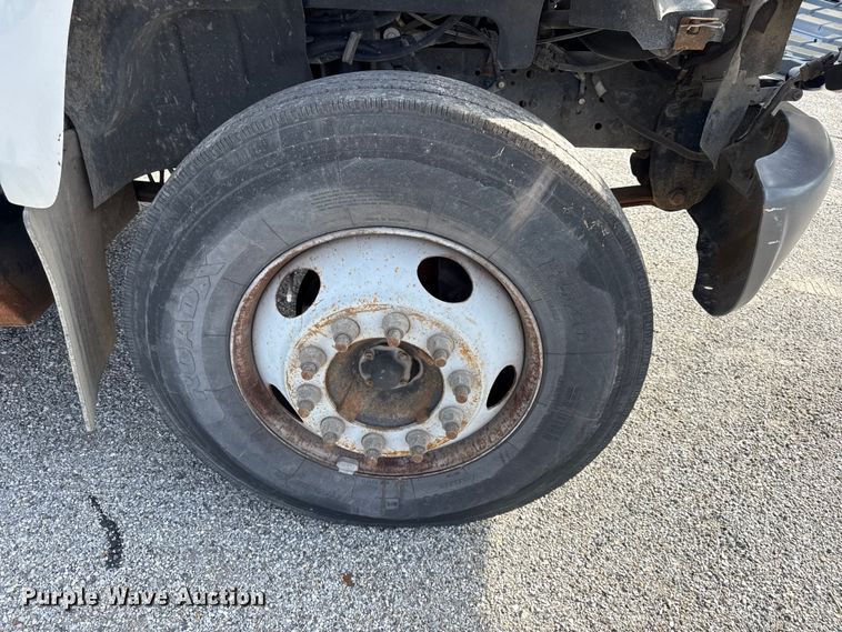 image for item EV7687 2005 Chevrolet C6500 dump truck