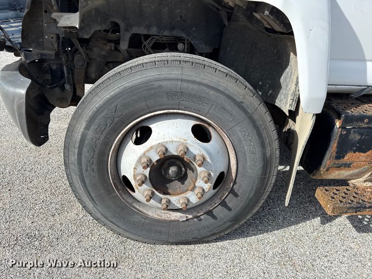 image for item EV7687 2005 Chevrolet C6500 dump truck