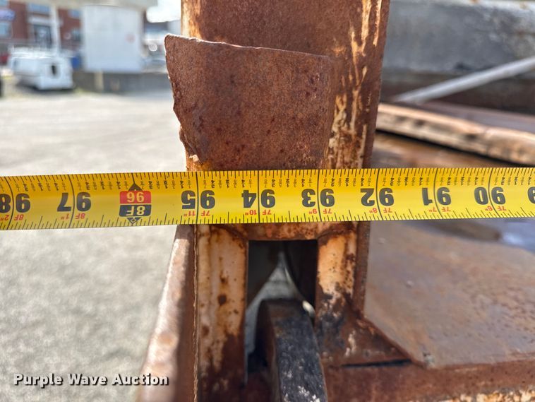 image for item EV7687 2005 Chevrolet C6500 dump truck