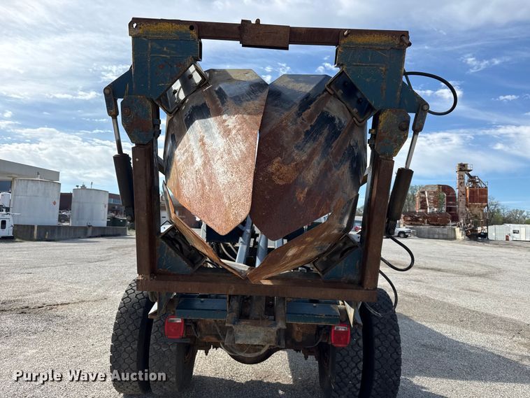image for item EV7688 1992 Ford F700 truck cab and chassis with tree spade