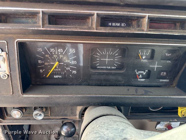 image for item EV7688 1992 Ford F700 truck cab and chassis with tree spade