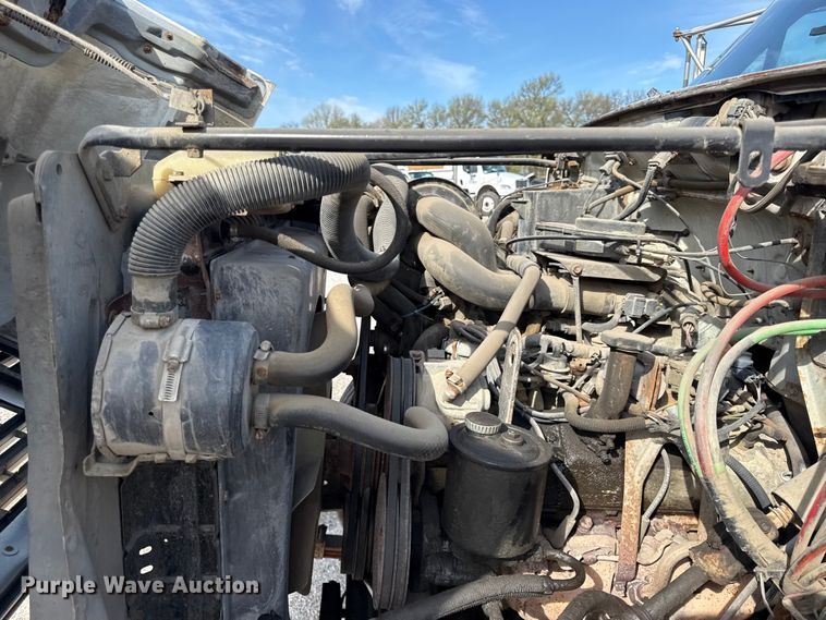 image for item EV7688 1992 Ford F700 truck cab and chassis with tree spade