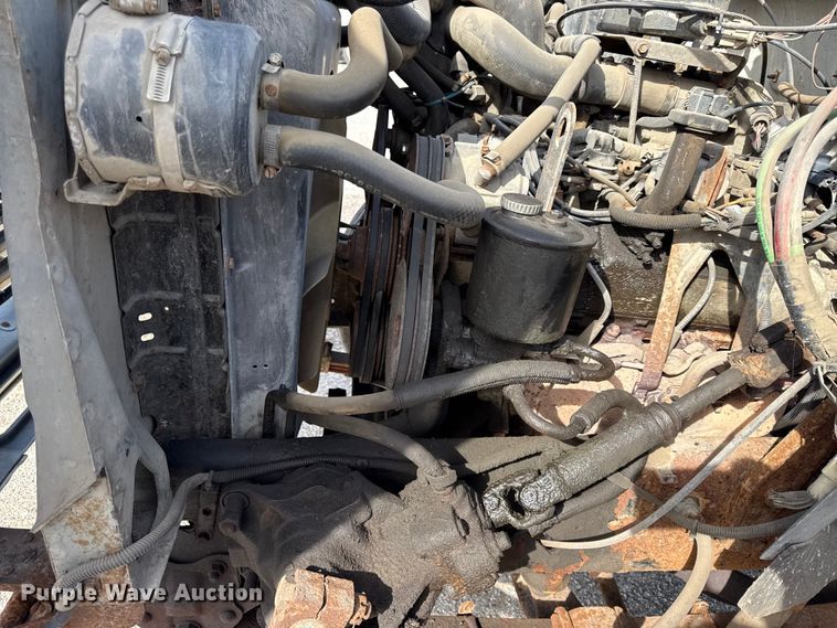 image for item EV7688 1992 Ford F700 truck cab and chassis with tree spade