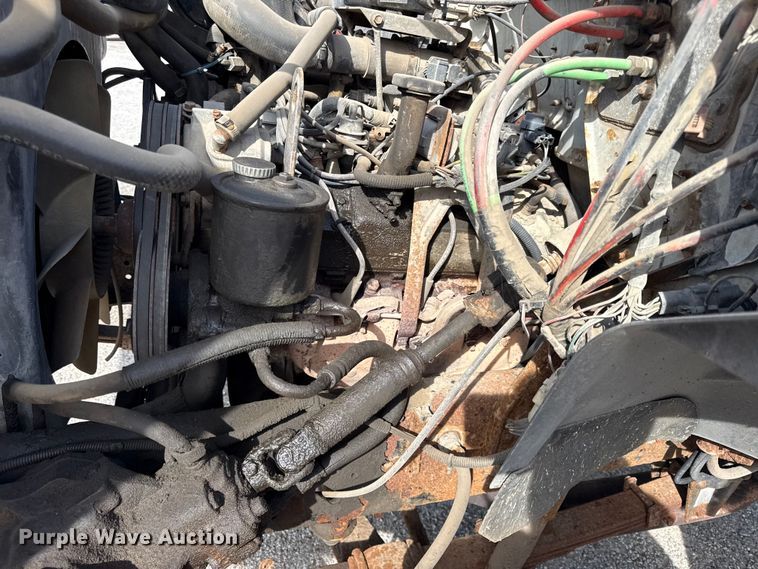 image for item EV7688 1992 Ford F700 truck cab and chassis with tree spade