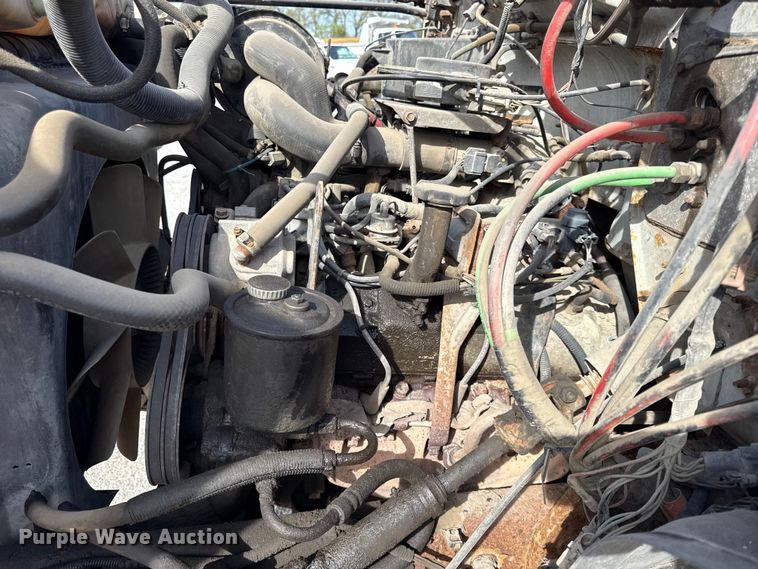 image for item EV7688 1992 Ford F700 truck cab and chassis with tree spade