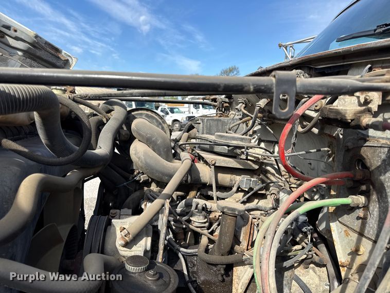 image for item EV7688 1992 Ford F700 truck cab and chassis with tree spade