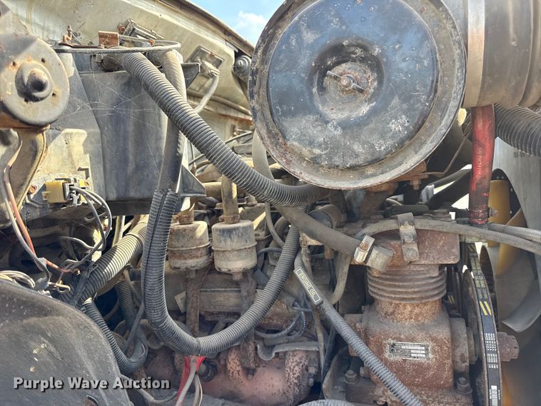image for item EV7688 1992 Ford F700 truck cab and chassis with tree spade