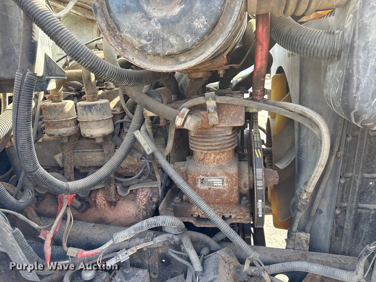 image for item EV7688 1992 Ford F700 truck cab and chassis with tree spade