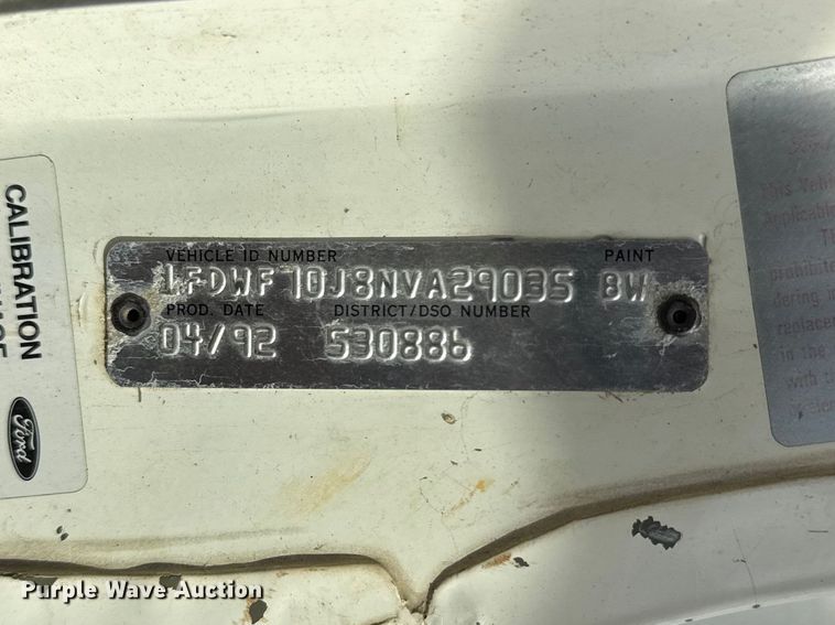 image for item EV7688 1992 Ford F700 truck cab and chassis with tree spade