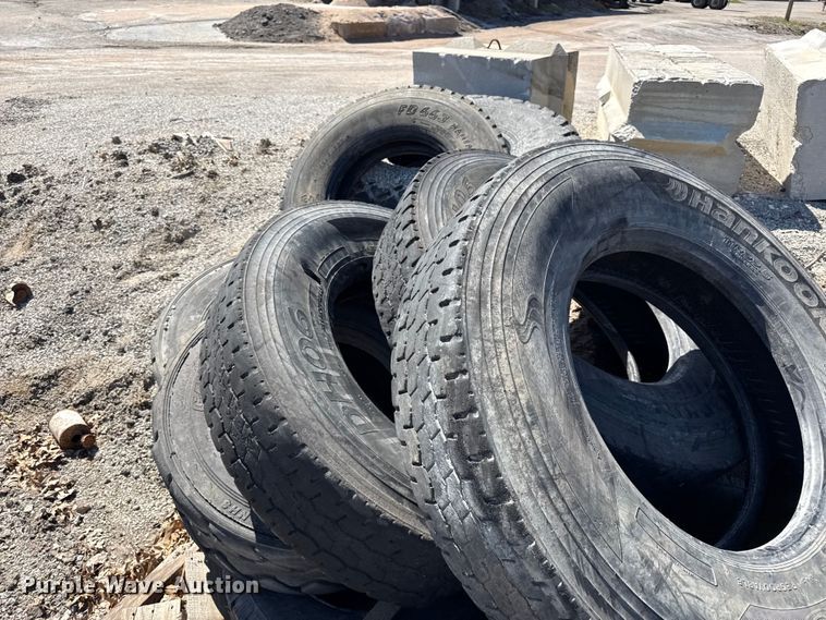 image for item EV7689 Tires