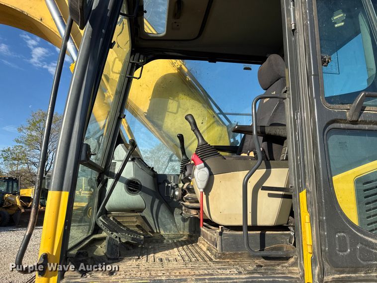 image for item EV7691 2007 Komatsu PC200LC-8 excavator