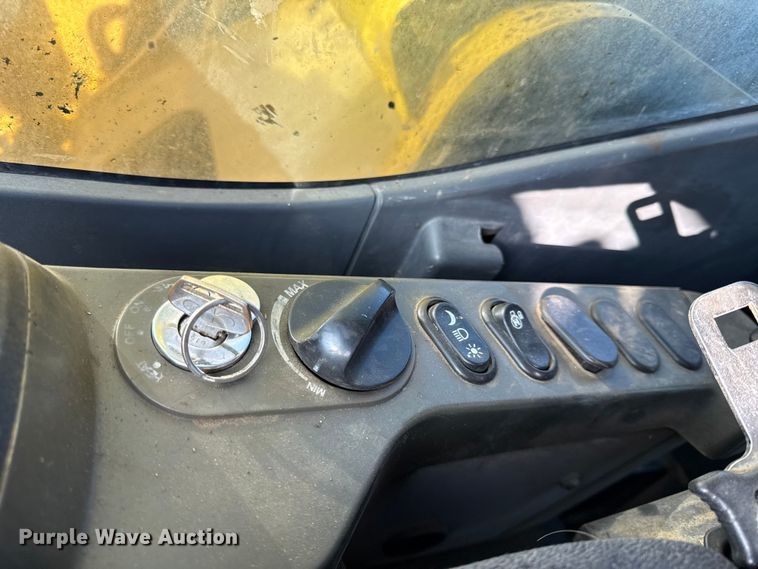 image for item EV7691 2007 Komatsu PC200LC-8 excavator