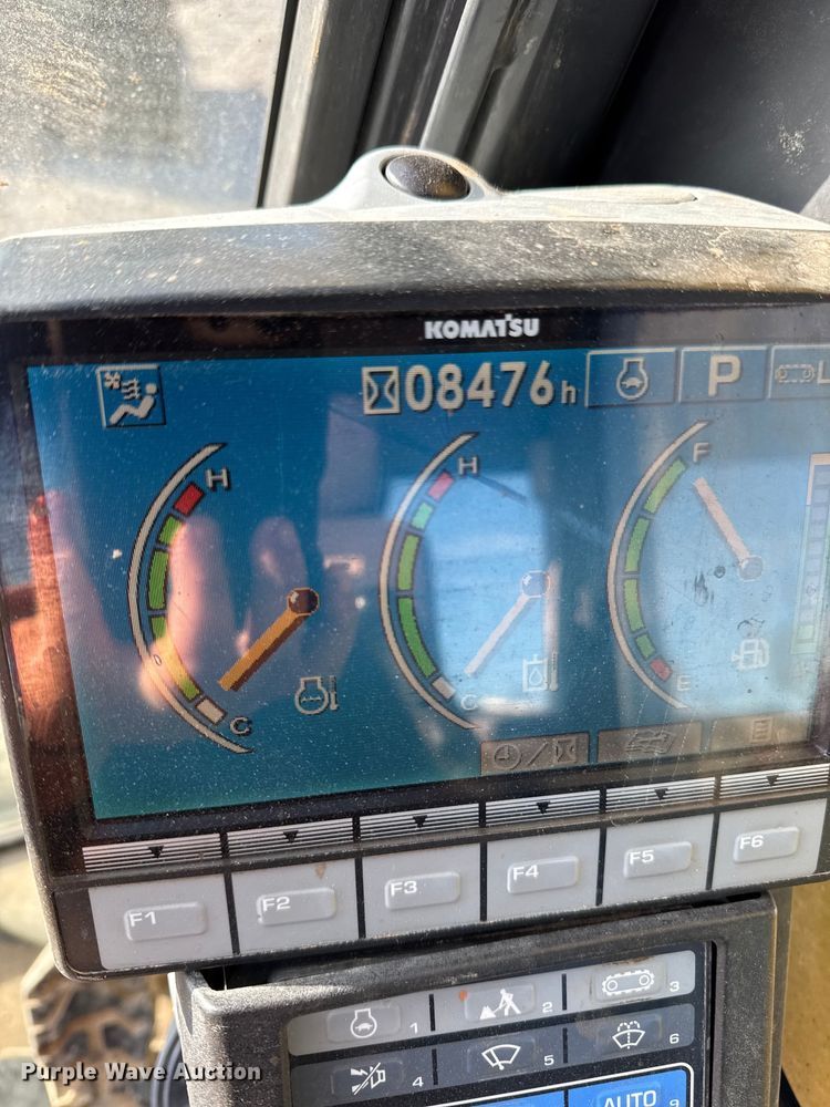 image for item EV7691 2007 Komatsu PC200LC-8 excavator