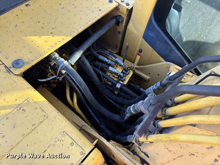 image for item EV7691 2007 Komatsu PC200LC-8 excavator