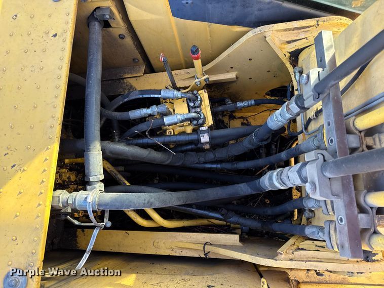 image for item EV7691 2007 Komatsu PC200LC-8 excavator